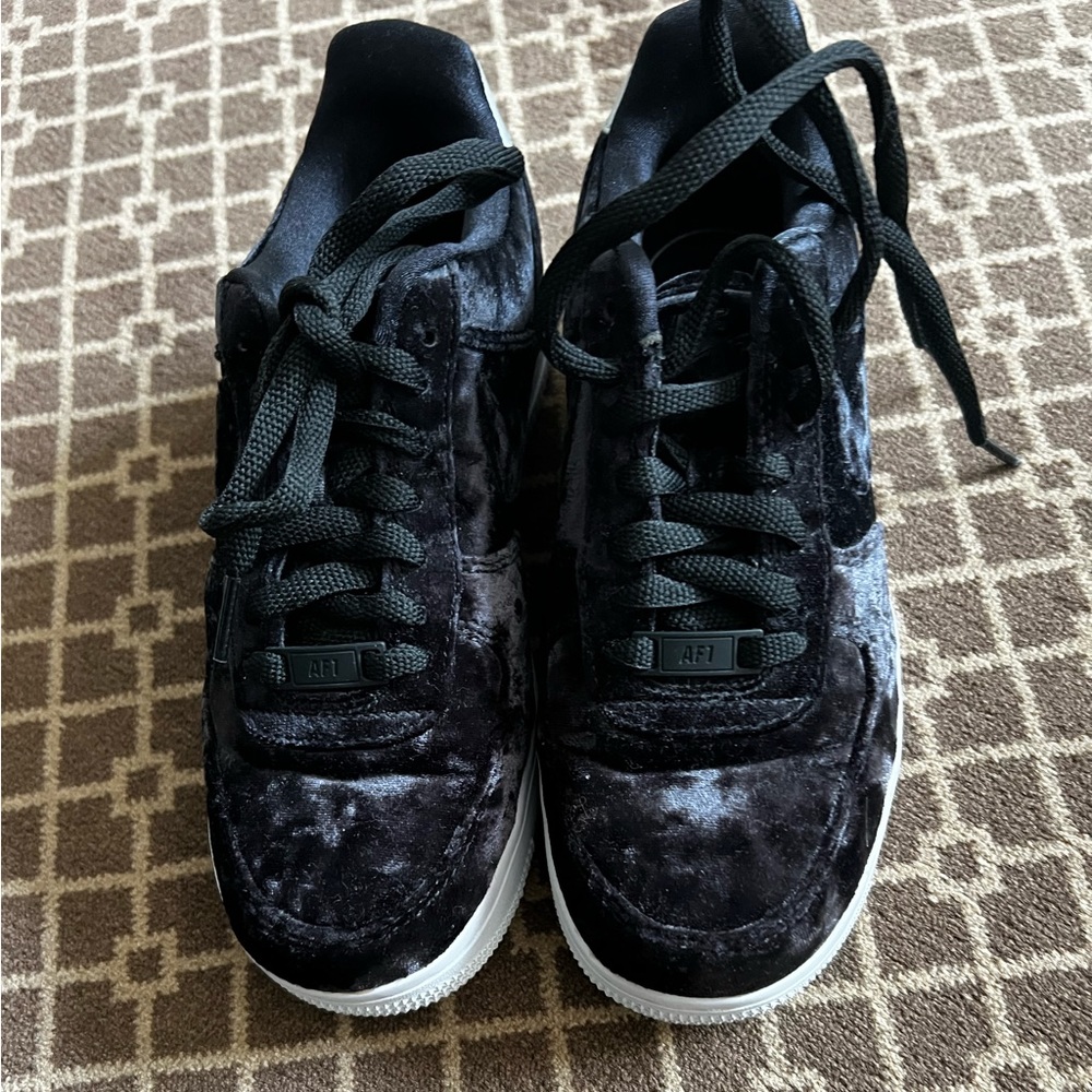Nike Air Force One “premium” black velvet size 6